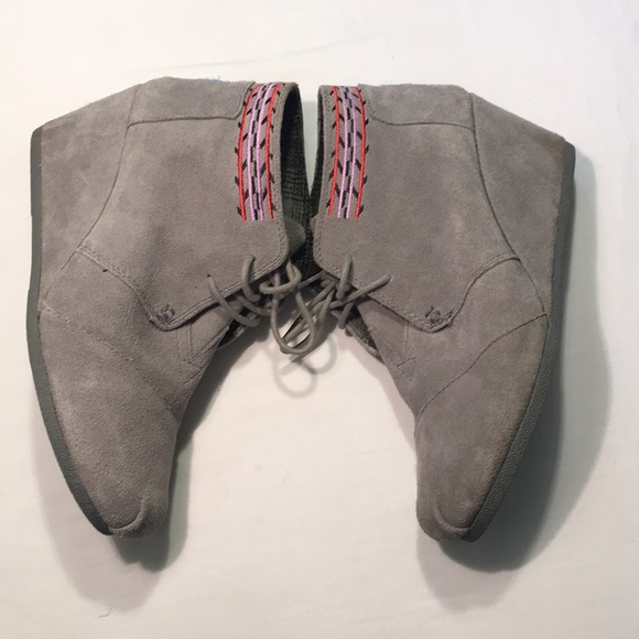 TOMS Sz 10 Embroidered Desert Wedge Ankle Booties - Picture 5 of 8